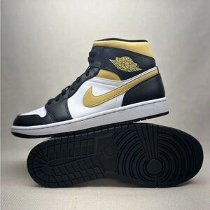 Nike Air Jordan Retro 1 Mid US 7